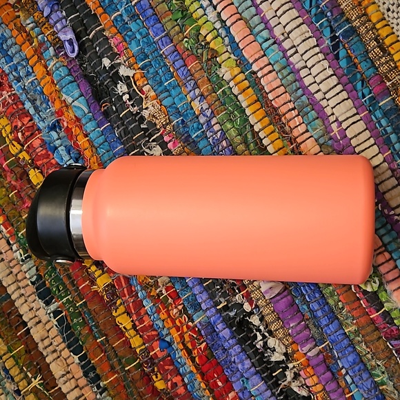 Hydro Flask 32 oz. Wide Mouth with Flex Cap - Picture 4 of 6